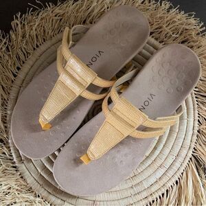VIONIC Women’s Elvia Adjustable Slip On Toe Post Sandals Marigold Yellow Size 9